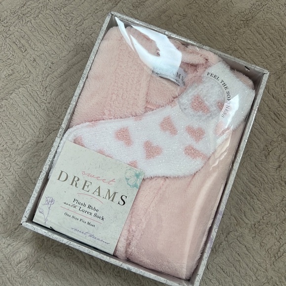 Robe with Lurex Sock gift set, pink robe & socks with hearts, New in sealed box - Picture 8 of 16